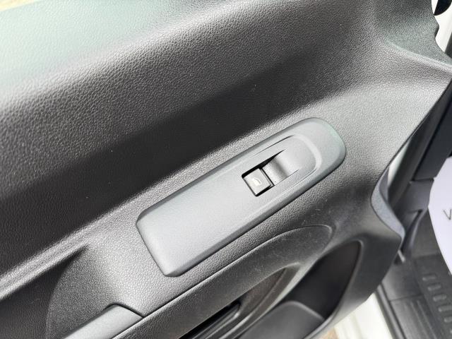 2021 Peugeot Partner 850 1.5 Bluehdi 100 Professional Premium Crew Van (NU71ZKC) Image 34
