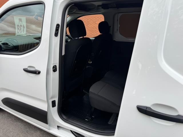 2021 Peugeot Partner 850 1.5 Bluehdi 100 Professional Premium Crew Van (NU71ZKC) Image 39