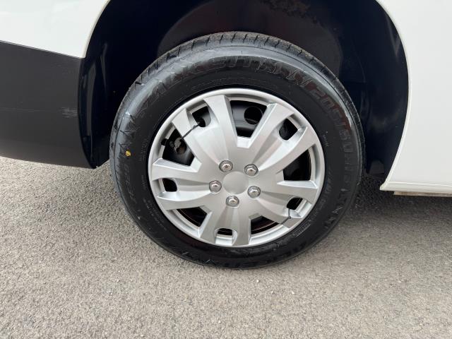 2021 Peugeot Partner 850 1.5 Bluehdi 100 Professional Premium Crew Van (NU71ZKC) Image 61