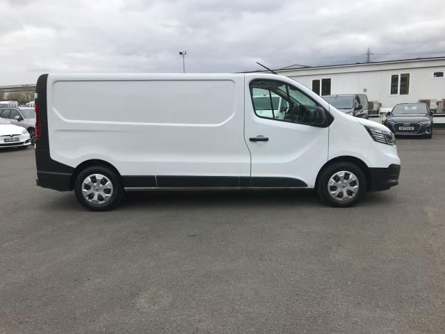 2022 Renault Trafic Ll30 Blue Dci 150 Business Van (NU72GHA) Image 13