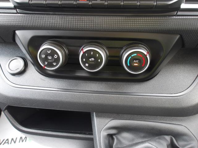 2022 Renault Trafic Sl28 Blue Dci 150 Business+ Van (NU72KMV) Image 30