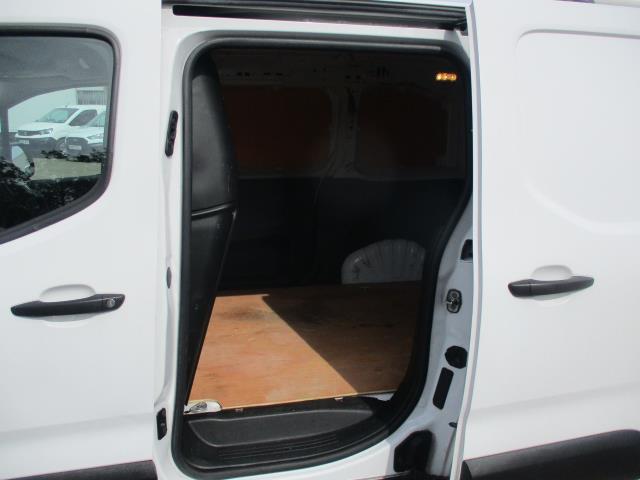 2022 Peugeot Partner 1000 1.5 Bluehdi 100 Professional Premium Van (NU72ORF) Image 27