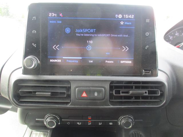 2022 Peugeot Partner 1000 1.5 Bluehdi 100 Professional Premium Van (NU72ORF) Image 21