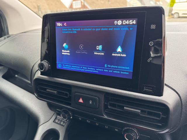 2022 Peugeot Partner 1000 1.5 Bluehdi 100 Professional Premium Van (NU72ORG) Image 24