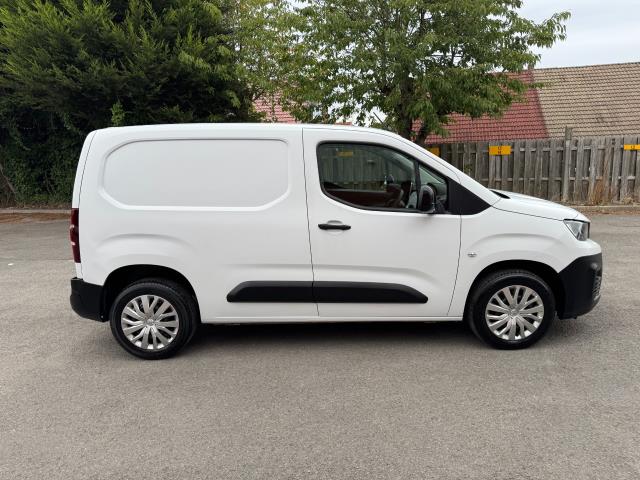 2022 Peugeot Partner 1000 1.5 Bluehdi 100 Professional Premium Van (NU72ORG) Image 10