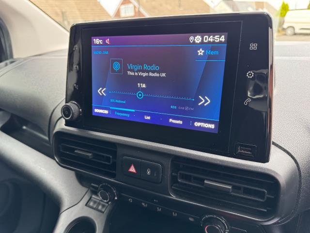2022 Peugeot Partner 1000 1.5 Bluehdi 100 Professional Premium Van (NU72ORG) Image 23