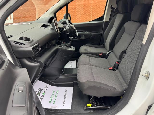 2022 Peugeot Partner 1000 1.5 Bluehdi 100 Professional Premium Van (NU72ORG) Image 30
