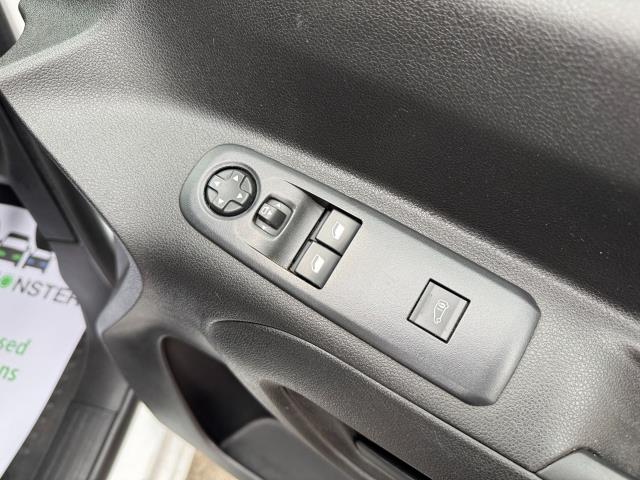 2022 Peugeot Partner 1000 1.5 Bluehdi 100 Professional Premium Van (NU72ORG) Image 19