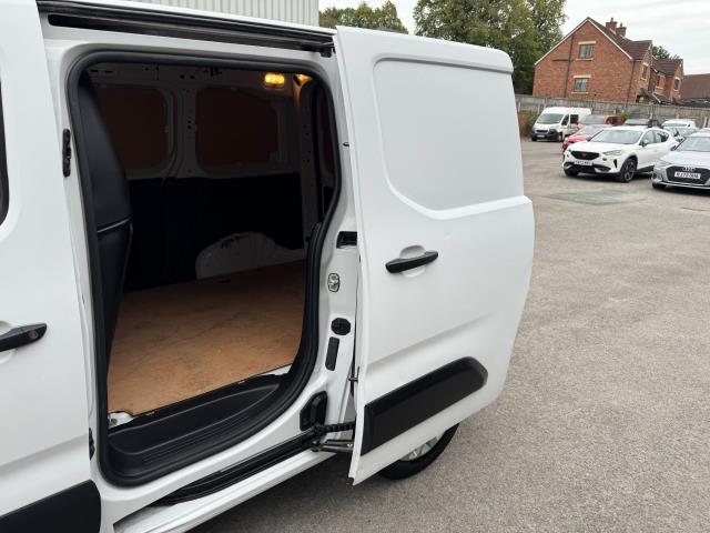 2022 Peugeot Partner 1000 1.5 Bluehdi 100 Professional Premium Van (NU72ORG) Image 40