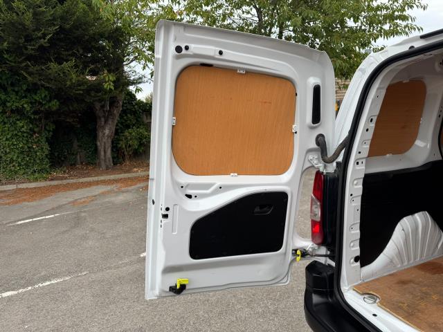 2022 Peugeot Partner 1000 1.5 Bluehdi 100 Professional Premium Van (NU72ORG) Image 49