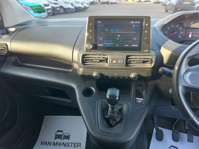 2022 Peugeot Partner 1000 1.5 Bluehdi 100 Professional Premium Van (NU72OSB) Image 21
