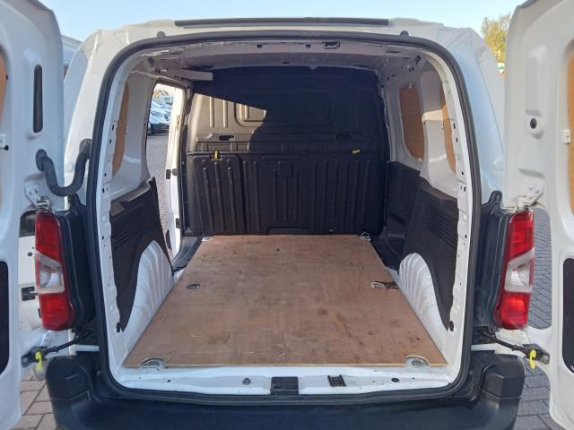 2022 Peugeot Partner 1000 1.5 Bluehdi 100 Professional Premium Van (NU72OSB) Image 14