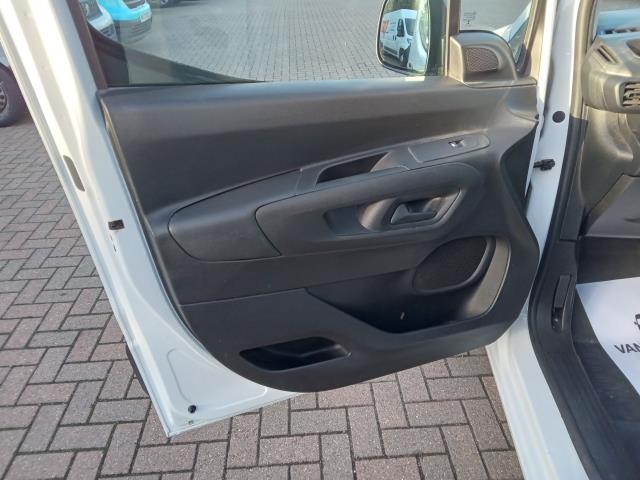 2022 Peugeot Partner 1000 1.5 Bluehdi 100 Professional Premium Van (NU72OSB) Image 27
