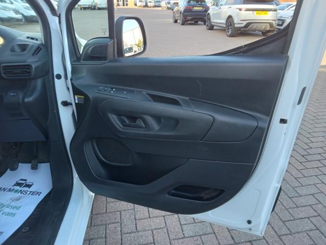 2022 Peugeot Partner 1000 1.5 Bluehdi 100 Professional Premium Van (NU72OSB) Image 28