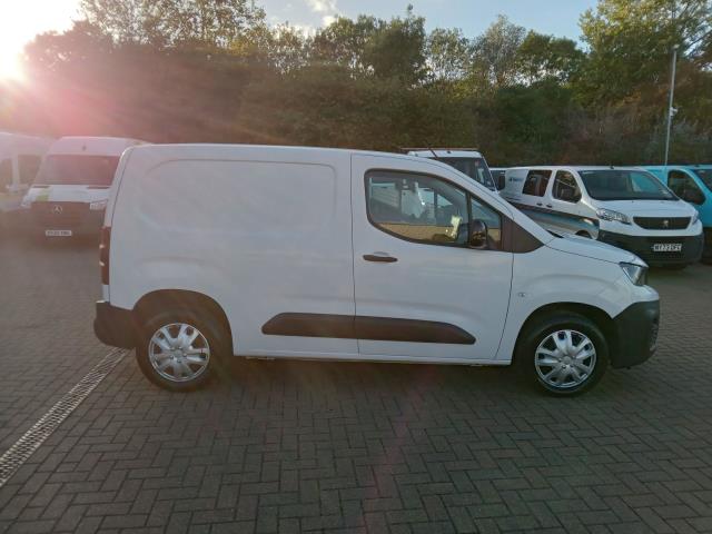 2022 Peugeot Partner 1000 1.5 Bluehdi 100 Professional Premium Van (NU72OSB) Image 8
