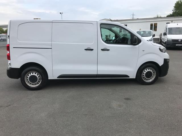 2022 Peugeot Expert 1400 2.0 Bluehdi 145 Professional Premium Van (NU72STX) Image 13
