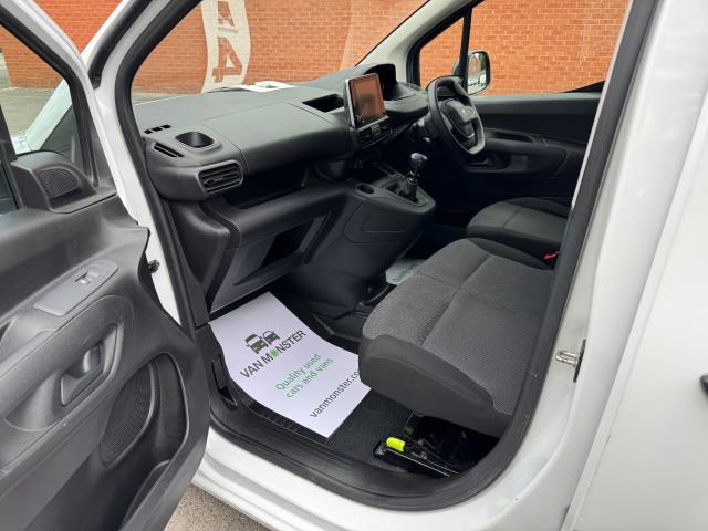 2022 Peugeot Partner L2 950 1.5 Bluehdi 100 Professional Premium Van (NU72SVE) Image 29