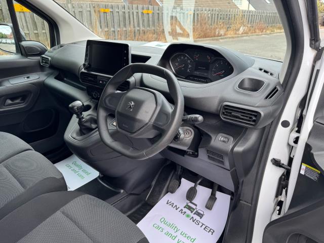 2022 Peugeot Partner L2 950 1.5 Bluehdi 100 Professional Premium Van (NU72SVE) Image 14