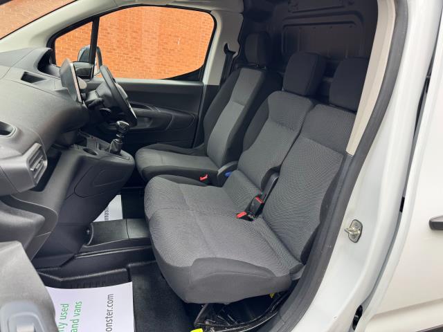 2022 Peugeot Partner L2 950 1.5 Bluehdi 100 Professional Premium Van (NU72SVE) Image 32