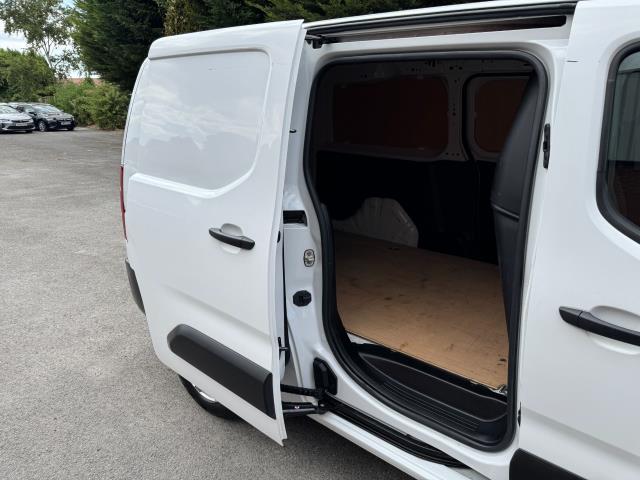 2022 Peugeot Partner L2 950 1.5 Bluehdi 100 Professional Premium Van (NU72SVE) Image 45