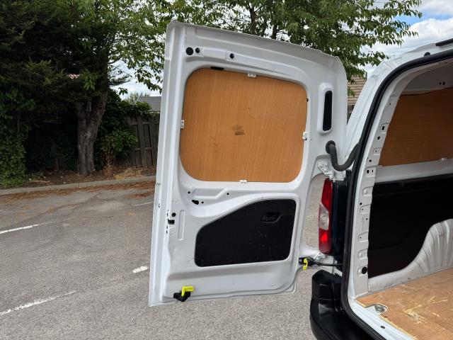 2022 Peugeot Partner L2 950 1.5 Bluehdi 100 Professional Premium Van (NU72SVE) Image 54