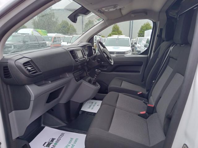 2022 Peugeot Expert 1000 1.5 Bluehdi 100 Professional Premium Van (NU72SXH) Image 11