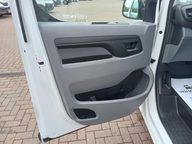 2022 Peugeot Expert 1000 1.5 Bluehdi 100 Professional Premium Van (NU72SXH) Image 27