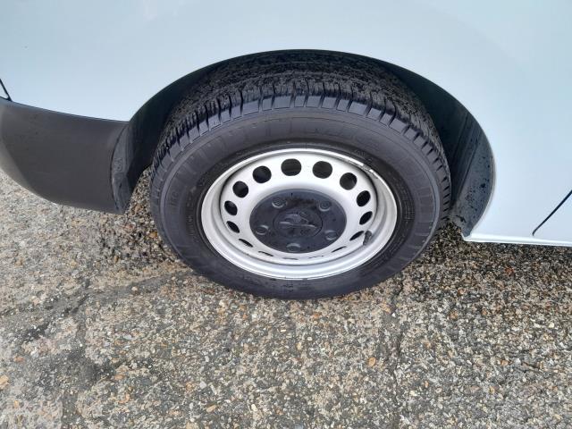 2022 Peugeot Expert 1000 1.5 Bluehdi 100 Professional Premium Van (NU72SZW) Image 13