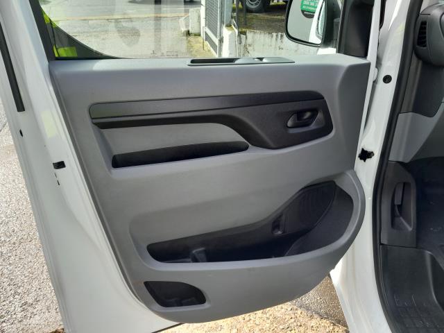 2022 Peugeot Expert 1000 1.5 Bluehdi 100 Professional Premium Van (NU72SZW) Image 20