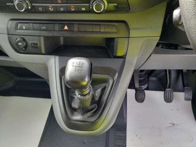 2022 Peugeot Expert 1000 1.5 Bluehdi 100 Professional Premium Van (NU72SZW) Image 27