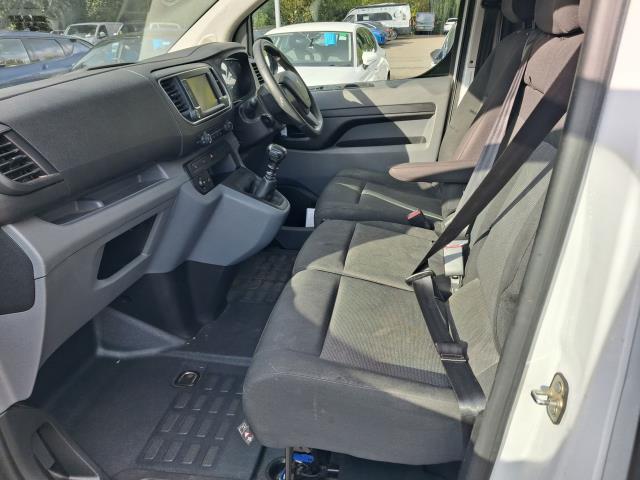 2022 Peugeot Expert 1000 1.5 Bluehdi 100 Professional Premium Van (NU72TFO) Image 20