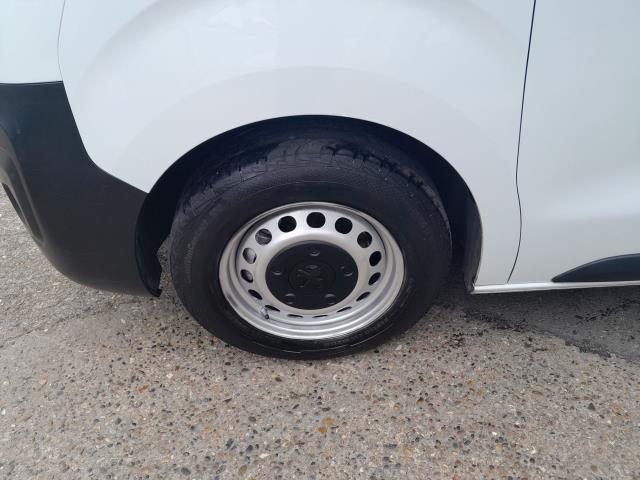 2022 Peugeot Expert 1400 2.0 Bluehdi 145 Professional Premium Van (NU72TJO) Image 17