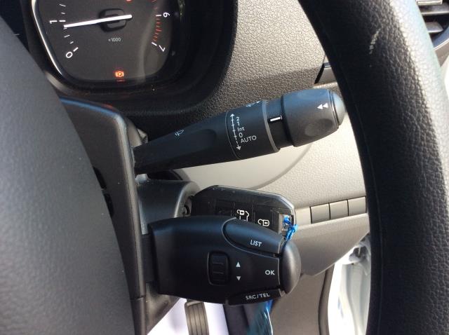 2022 Peugeot Expert 1400 2.0 Bluehdi 145 Professional Premium Van (NU72TJZ) Image 30