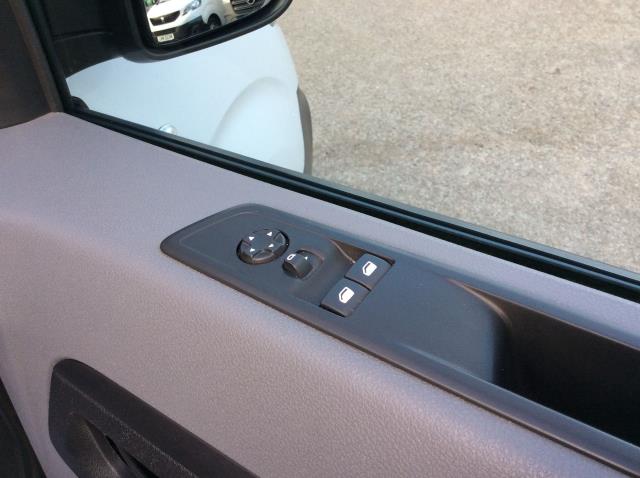 2022 Peugeot Expert 1400 2.0 Bluehdi 145 Professional Premium Van (NU72TJZ) Image 31