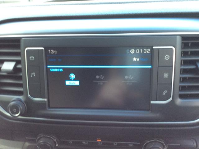 2022 Peugeot Expert 1400 2.0 Bluehdi 145 Professional Premium Van (NU72TJZ) Image 22