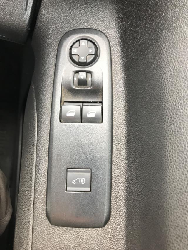 2022 Peugeot Partner 1000 1.5 Bluehdi 100 Professional Premium Van (NU72TMO) Image 22