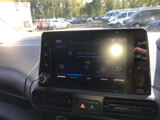 2022 Peugeot Partner 1000 1.5 Bluehdi 100 Professional Premium Van (NU72TMX) Image 22