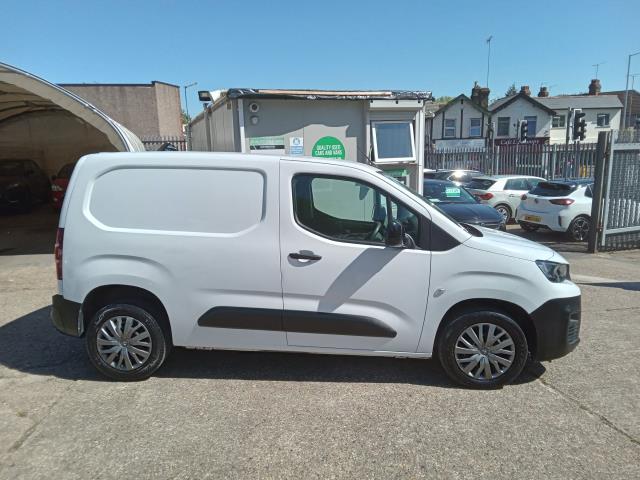 2022 Peugeot Partner 1000 1.5 Bluehdi 100 Professional Premium Van (NU72TWG) Image 8