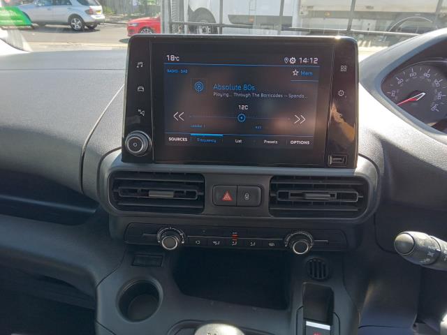2022 Peugeot Partner 1000 1.5 Bluehdi 100 Professional Premium Van (NU72TWG) Image 24