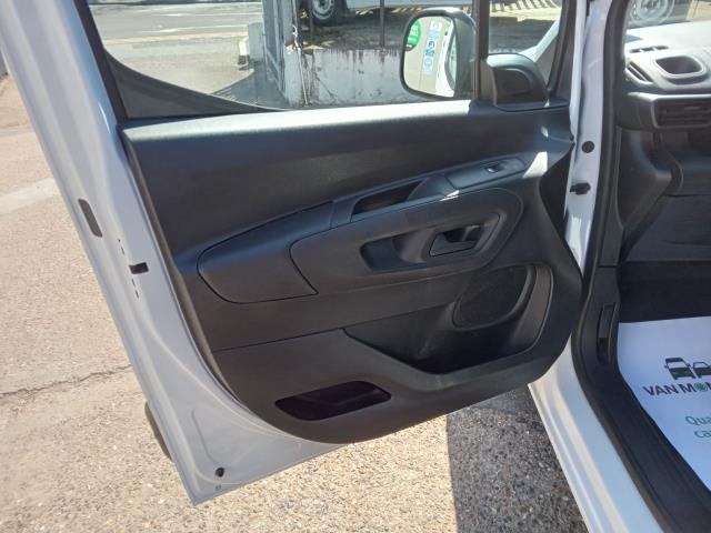 2022 Peugeot Partner 1000 1.5 Bluehdi 100 Professional Premium Van (NU72TWG) Image 19