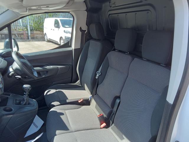 2022 Peugeot Partner 1000 1.5 Bluehdi 100 Professional Premium Van (NU72TWG) Image 17