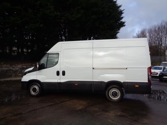 2022 Iveco Daily 2.3 High Roof Business Van 3520L Wb (NU72VTG) Image 8