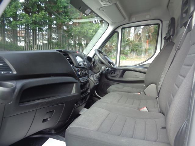 2022 Iveco Daily 2.3 High Roof Business Van 3520L Wb (NU72VTG) Image 16
