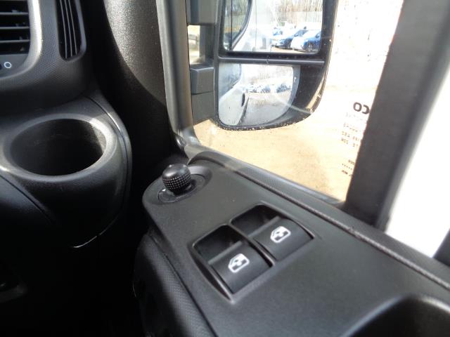 2022 Iveco Daily 2.3 High Roof Business Van 3520L Wb (NU72VTG) Image 20