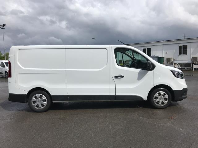 2022 Renault Trafic Ll30 Blue Dci 130 Business+ Van (NU72YUL) Image 10
