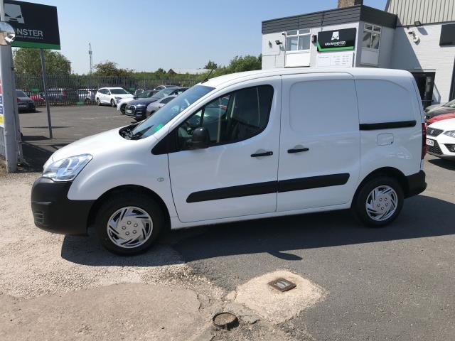 2017 Peugeot Partner L1 850 1.6BLUEHDI 100PS PROFESSIONAL EURO 6 (NV17MVO) Image 4