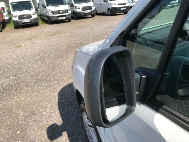 2017 Peugeot Partner 850 1.6 Bluehdi 100 Professional Van [Non Ss] EURO 6 (NV17YPE) Thumbnail 34