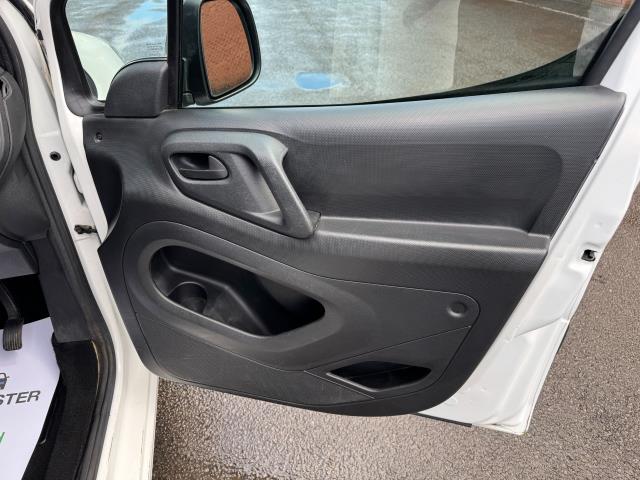 2018 Peugeot Partner 715 S 1.6 Bluehdi 100 Crew Van EURO 6 (NV18KPN) Image 18