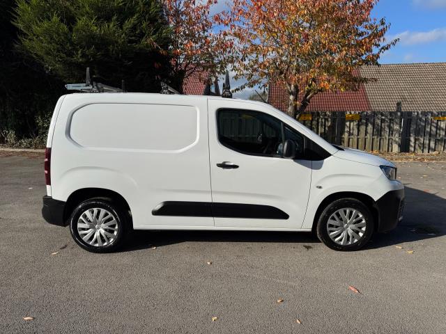 2019 Peugeot Partner 1000 1.6 Bluehdi 100 Professional Van EURO 6 (NV19VVM) Image 10