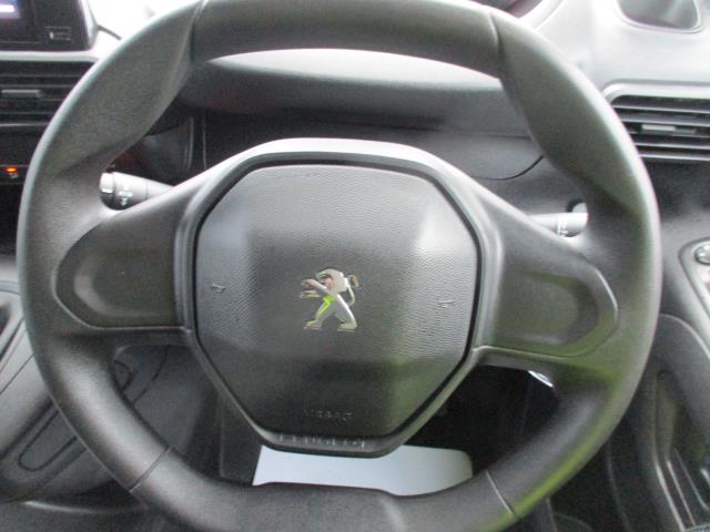 2019 Peugeot Partner 1000 1.5 Bluehdi 100 Professional Van (NV19WYC) Image 16